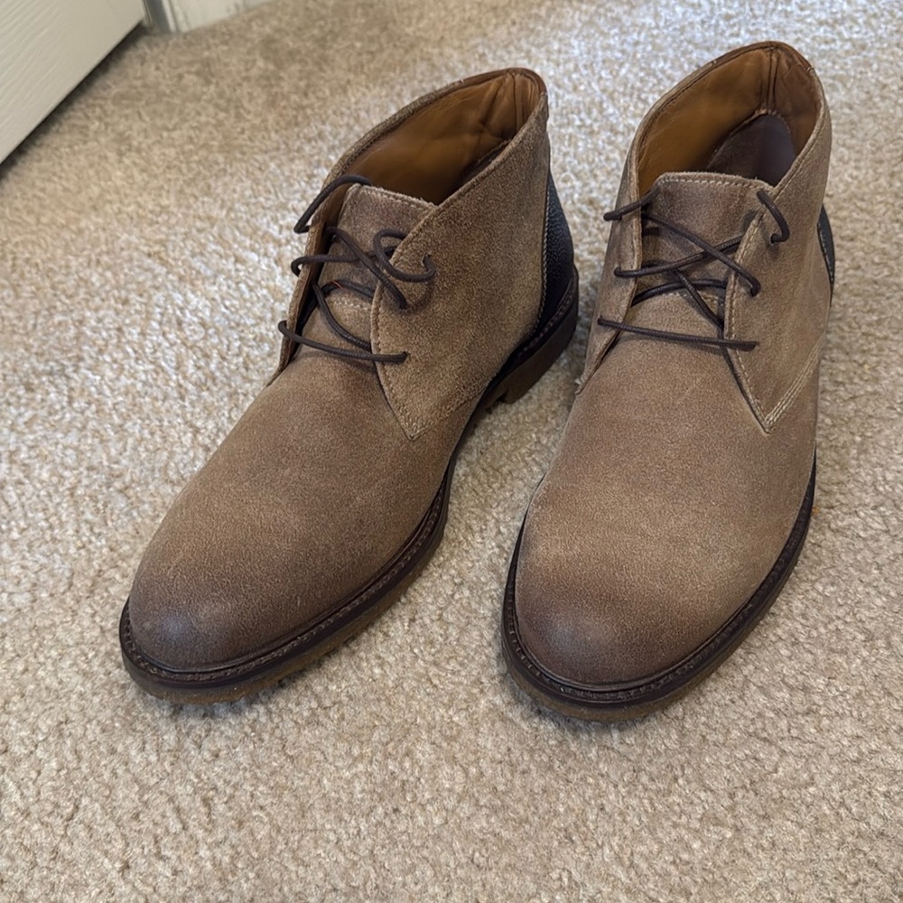 Johnson & Murphy Boots
👢 Condition: Gently used
📏 Size: 10 1/2
🌈 Color: Brown